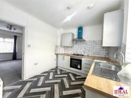 30, Park Road, Instoneville, Doncaster DN6 0BA
