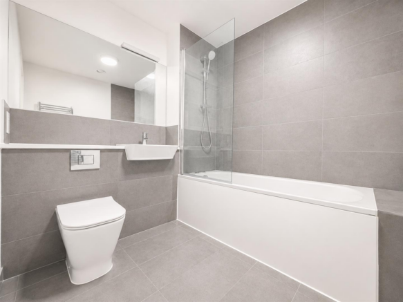 Family Bathroom/ WC