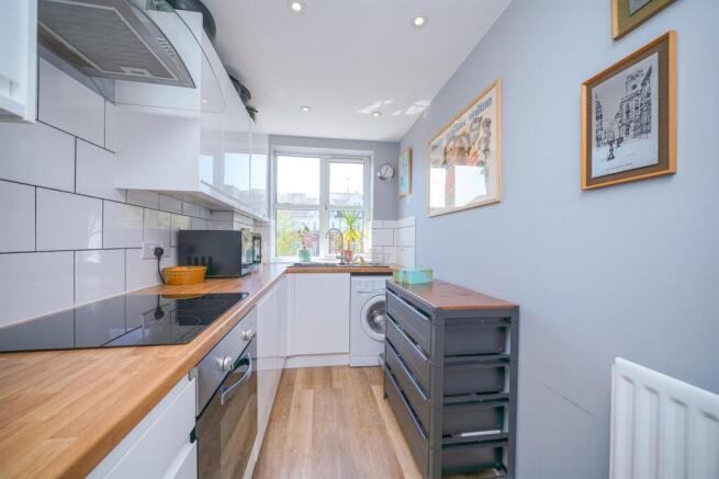 Kitchen2.jpg