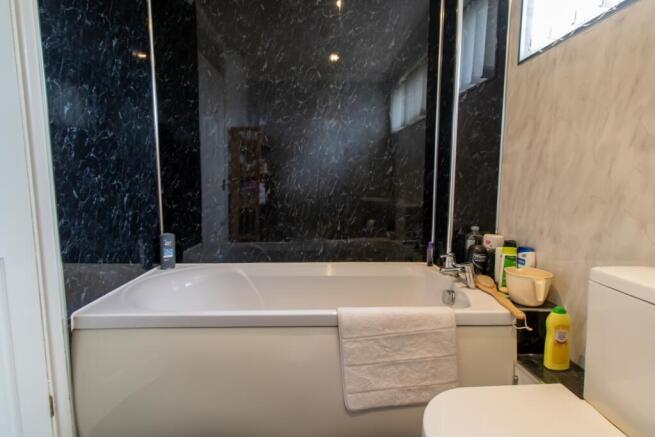 3 bed Semi-Detached for sale Image 11