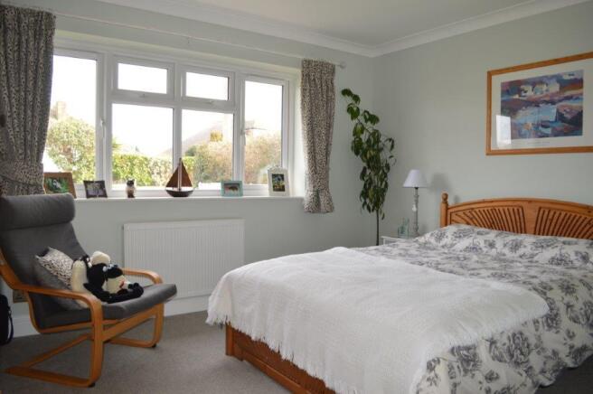 BEDROOM 2