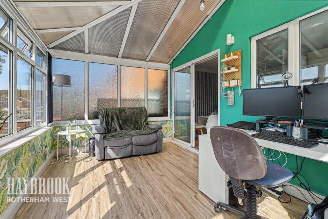 3 bed Semi-Detached for sale Image 10