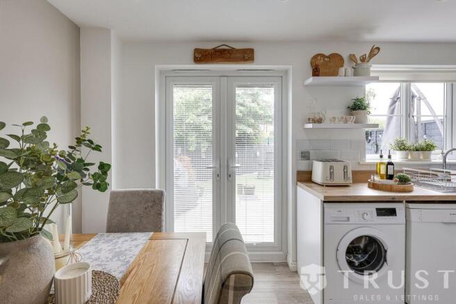 3 bed Terraced for sale Image 10