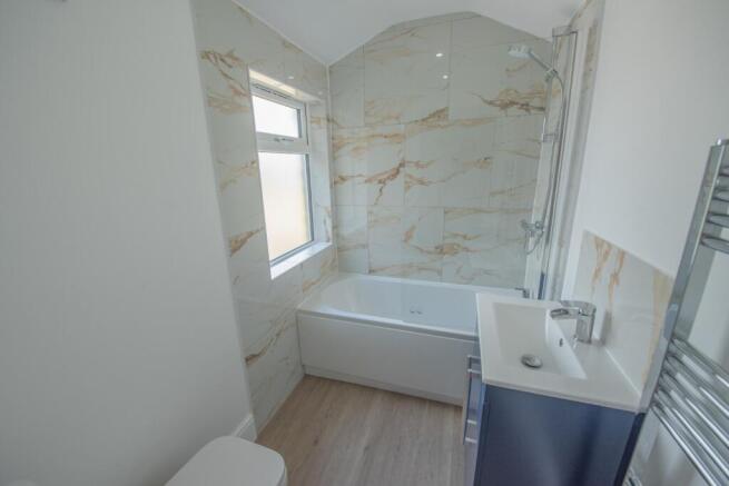 3 bed Terraced to rent Image 12