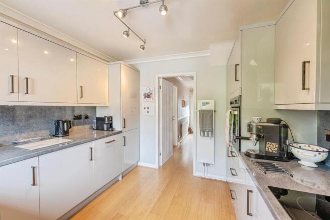 3 bed Semi-Detached for sale Image 7