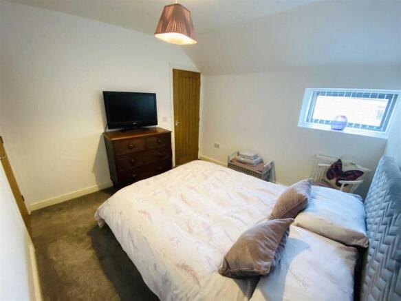 2 bed Detached for sale Image 5