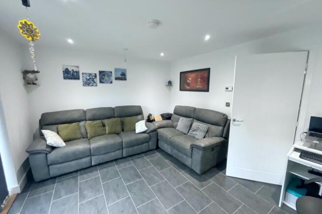 3 bed Semi-Detached for sale Image 9