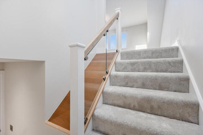 4 bed Detached for sale Image 12