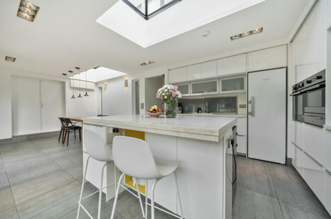 1347607-10-68baeb...