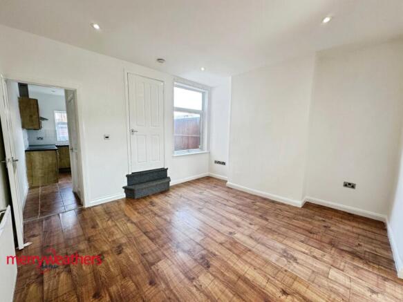 2 bed End of Terrace to rent Image 4