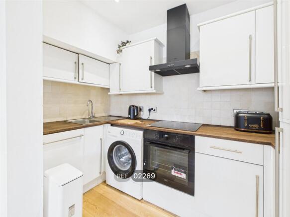 2 bed Apartment to rent Image 5