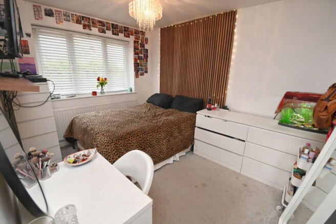 5 bed Detached for sale Image 10