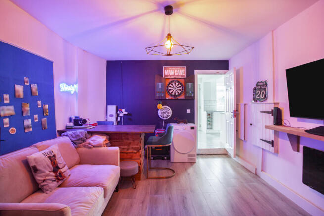3 bed Semi-Detached for sale Image 9