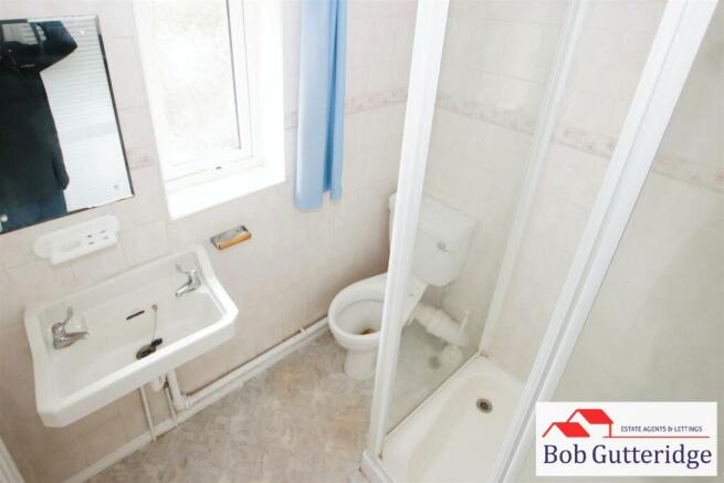 FIRST FLOOR SHOWER ROOM