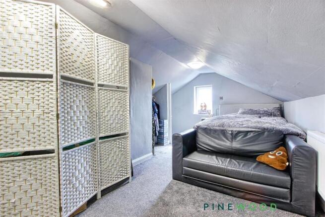 LOFT ROOM