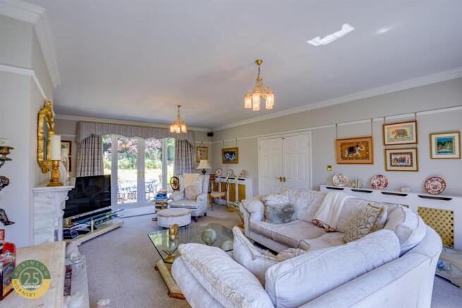 4 bed House for sale Image 12
