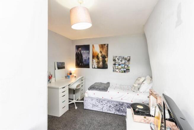 3 bed Terraced for sale Image 9