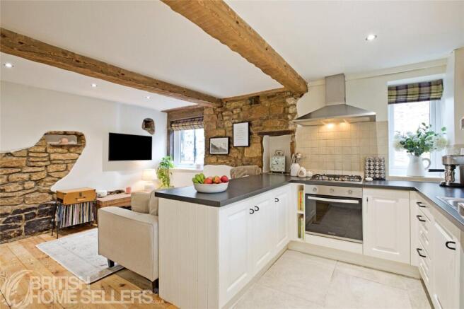 2 bed Semi-Detached for sale Image 5