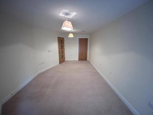 1 bed Retirement Property to rent Image 4
