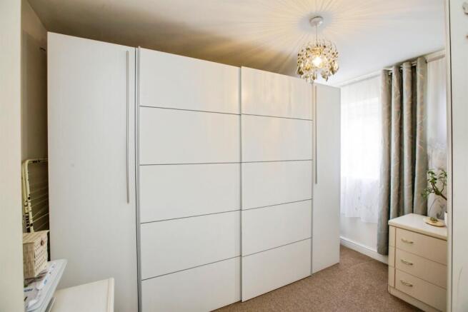 2 bed Flat for sale Image 12
