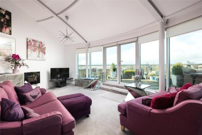 2 bed Penthouse for sale Image 5