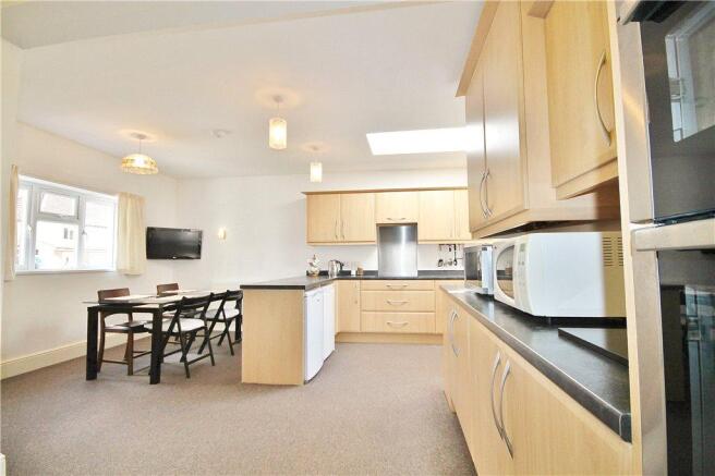 Kitchen/Dining Area
