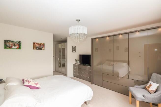 3 bed Detached for sale Image 6
