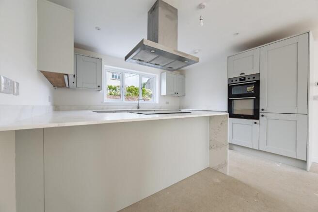 4 bed Detached for sale Image 8