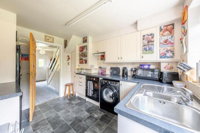 4 bed Semi-Detached for sale Image 10