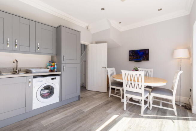 4 bed Semi-Detached for sale Image 5