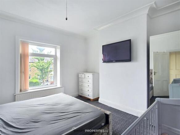 5 bed Terraced for sale Image 11