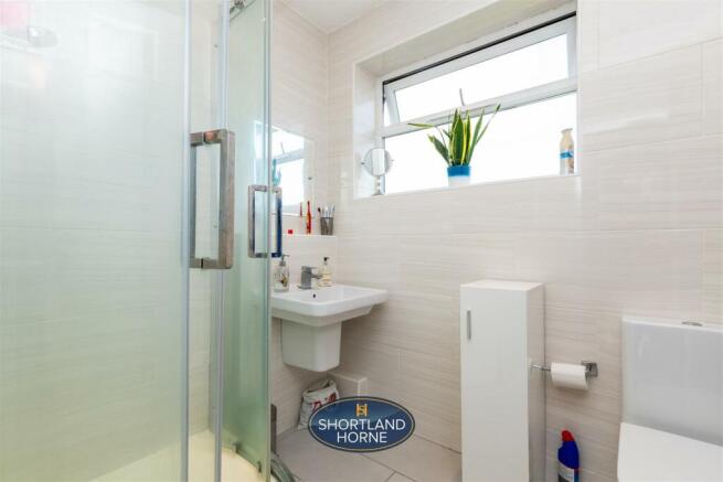 FF SHOWER ROOM.jpg