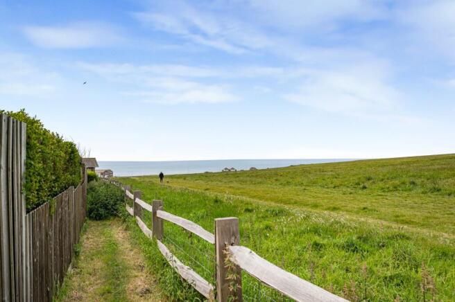 Highview Road, Telscombe Cliffs, BN10 photo 4