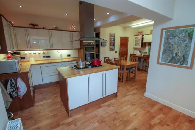 Kitchen Family Room
