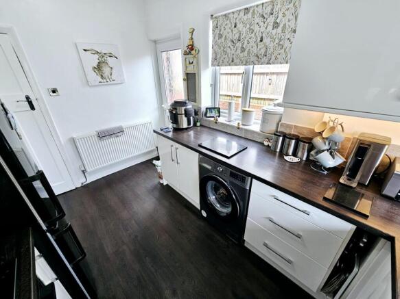 4 bed Semi-Detached for sale Image 6