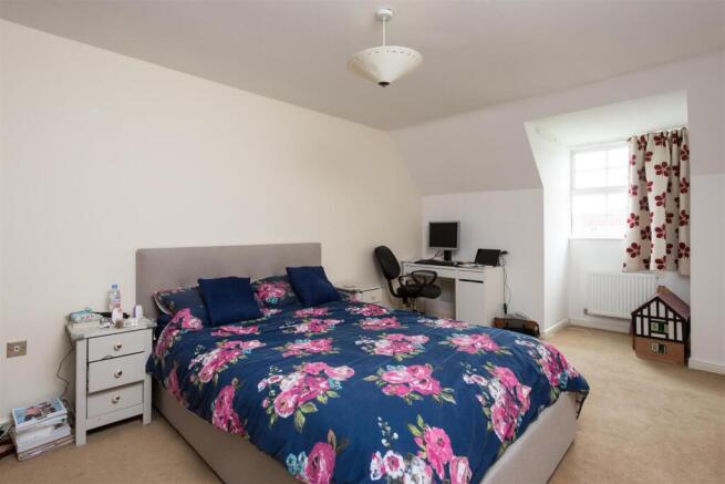 3 bed Terraced to rent Image 7