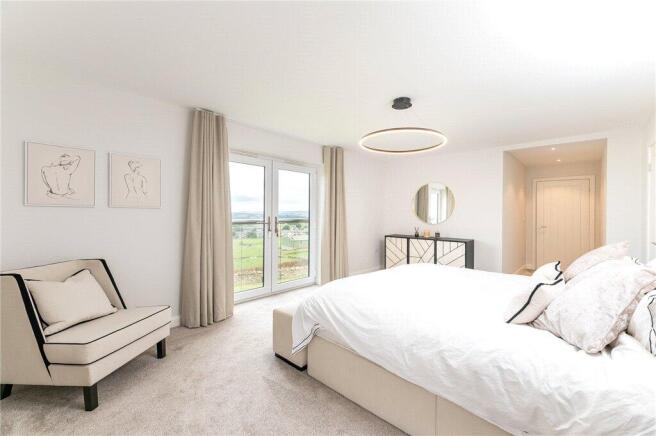 5 bed Detached for sale Image 8