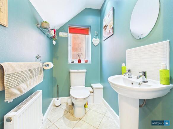 4 bed Semi-Detached for sale Image 11