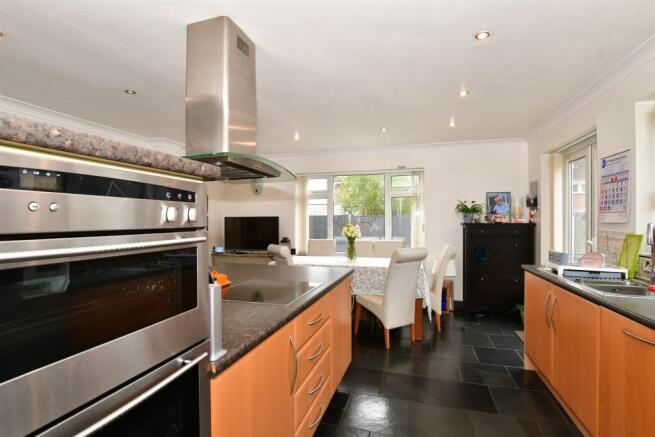 Kitchen/Dining Area