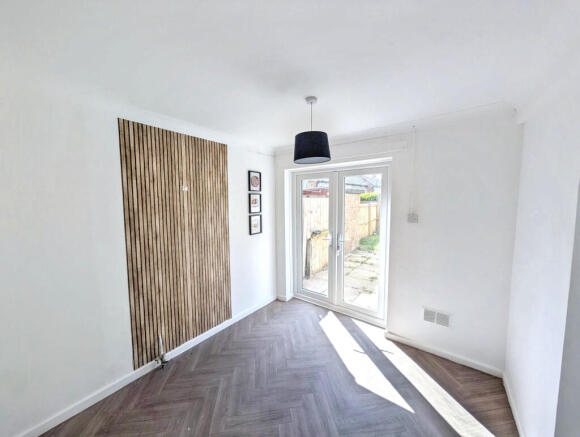 3 bed Terraced for sale Image 4