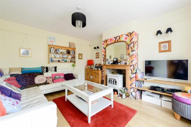 8271734-interior12.j