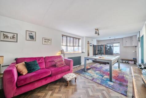 Lower Yelland Farmhouse, Yelland, Barnstaple, Devon, EX31