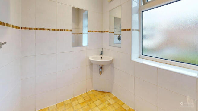 4 bed Semi-Detached for sale Image 5