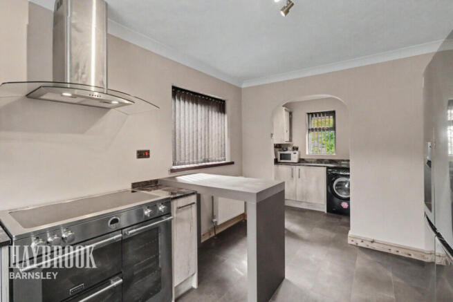 4 bed Detached for sale Image 7