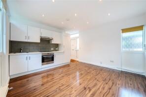 55, Kennoldes, Croxted Road, London SE21 8SS