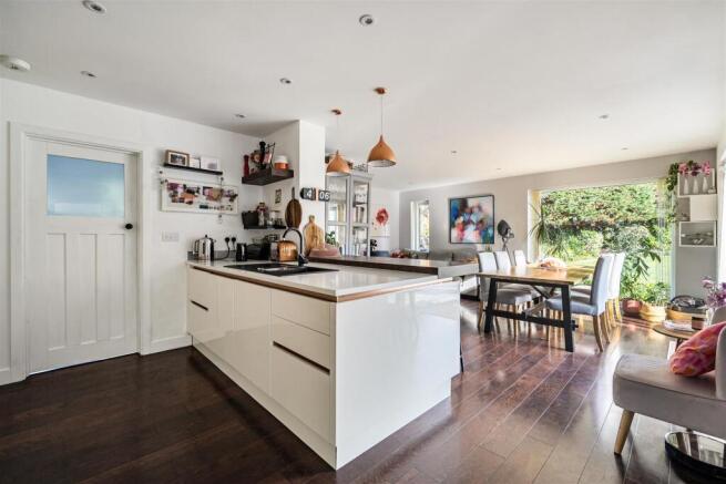 Kitchen/Dining Room