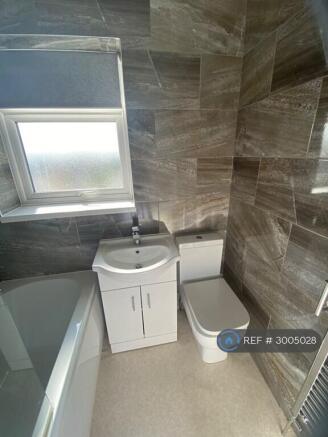 2 bed Terraced to rent Image 8