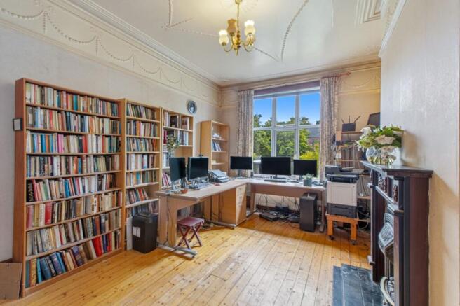 5 bed Semi-Detached for sale Image 7