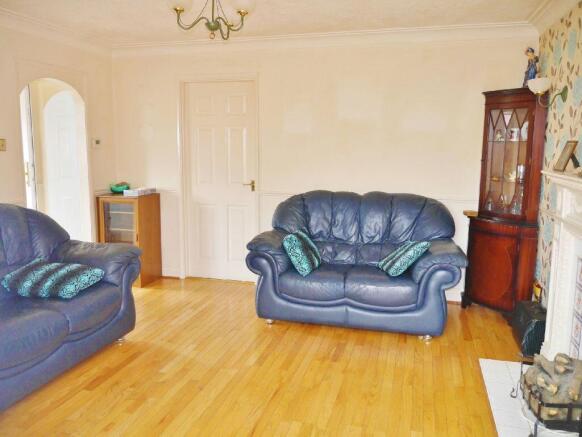 Lounge Photo 3
