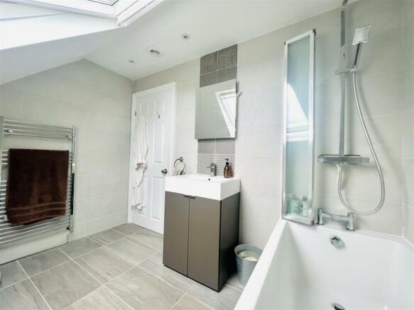 Bathroom Aspect 2